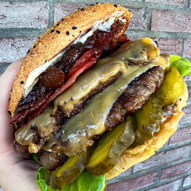 Dag van de Cheeseburger | 18/09