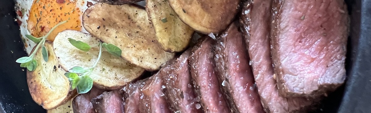 Bizon steak & eggs cowboy style