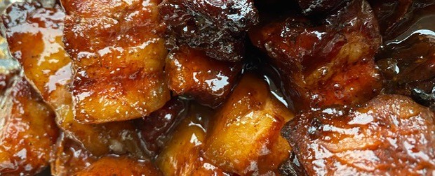 Pork belly burnt ends met pickled jalapeno