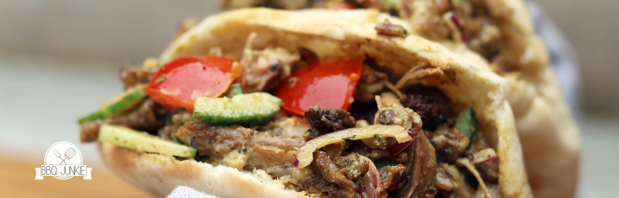 Pulled lamb shoarma op een pita broodje