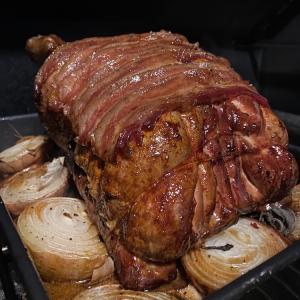 Gevulde kalkoen met knoflook jus