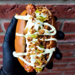 Loaded hotdogs met  homemade guacamole