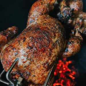 Kip van de rotisserie