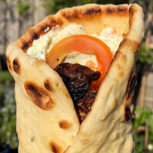 Souvlaki met huisgemaakte pita en tzaziki