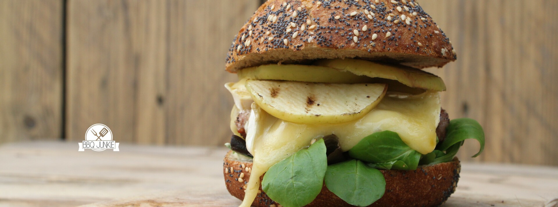 Iberico burger met camembert en gegrilde appel