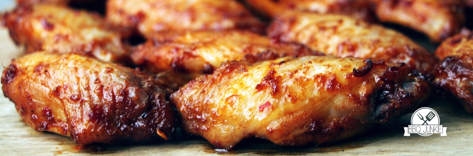 Sticky chicken wings van de BBQ