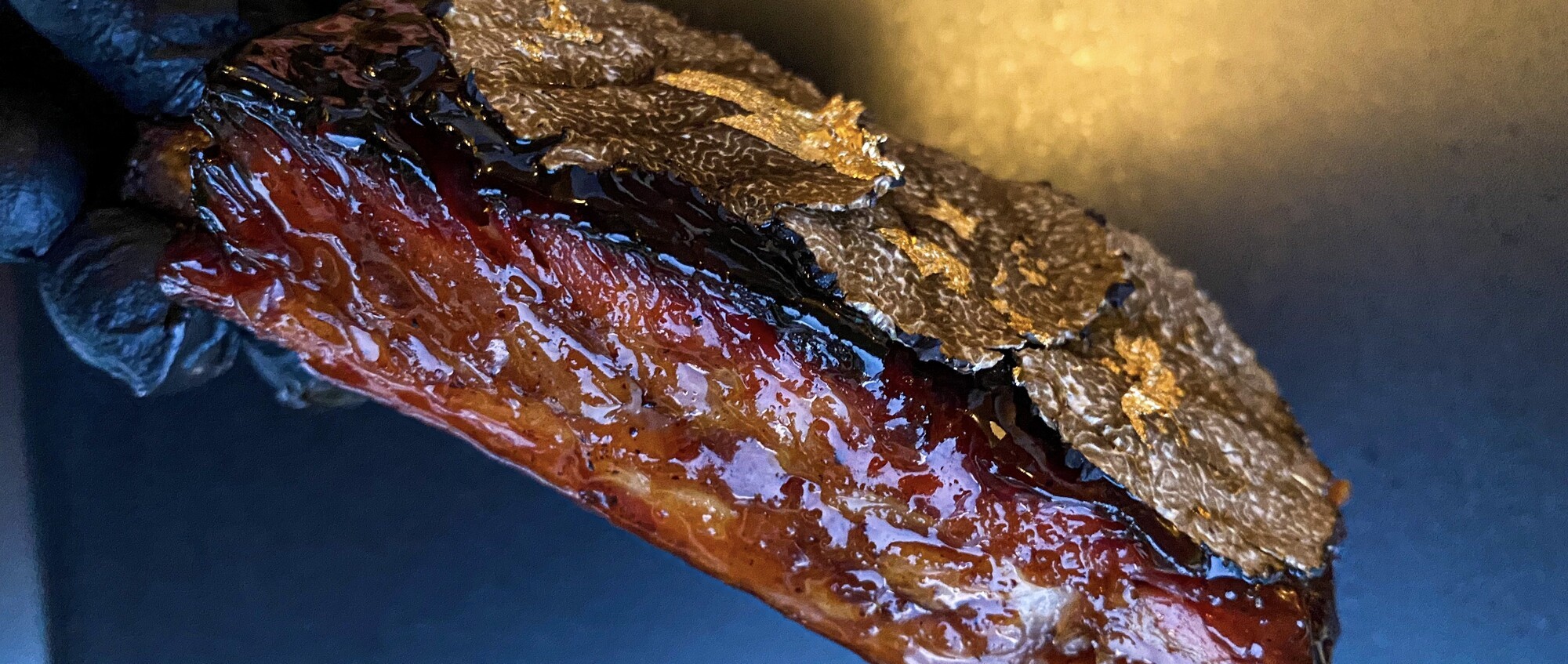 St. Louis Style ribs met truffelboter