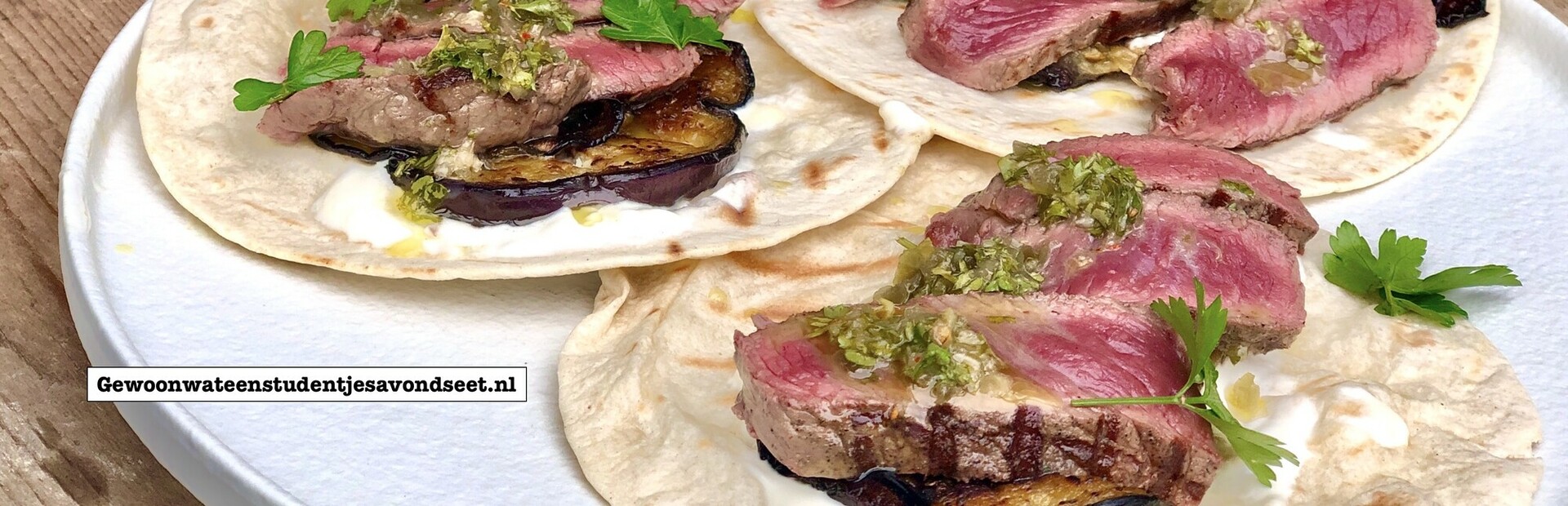 Skirt steak Tortillas met aubergine en kruidenolie